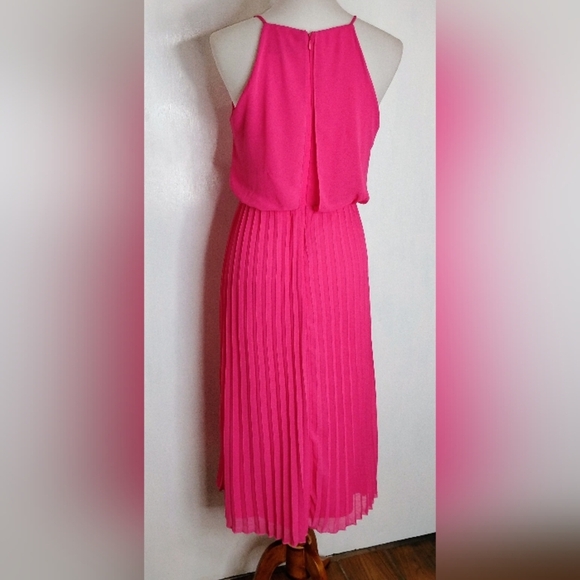 HOT PINK PLEATED CHIFFON DRESS - Picture 7 of 9